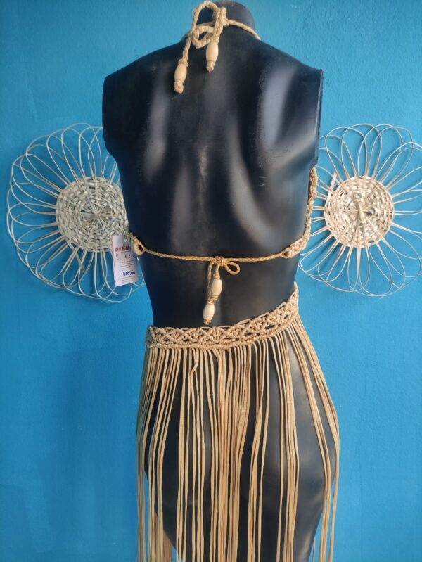 Vestido em Macramê Dourado - Image 2